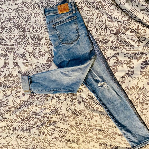 🍀 Lucky brand skinny jeans. 🍀 - Picture 2 of 8